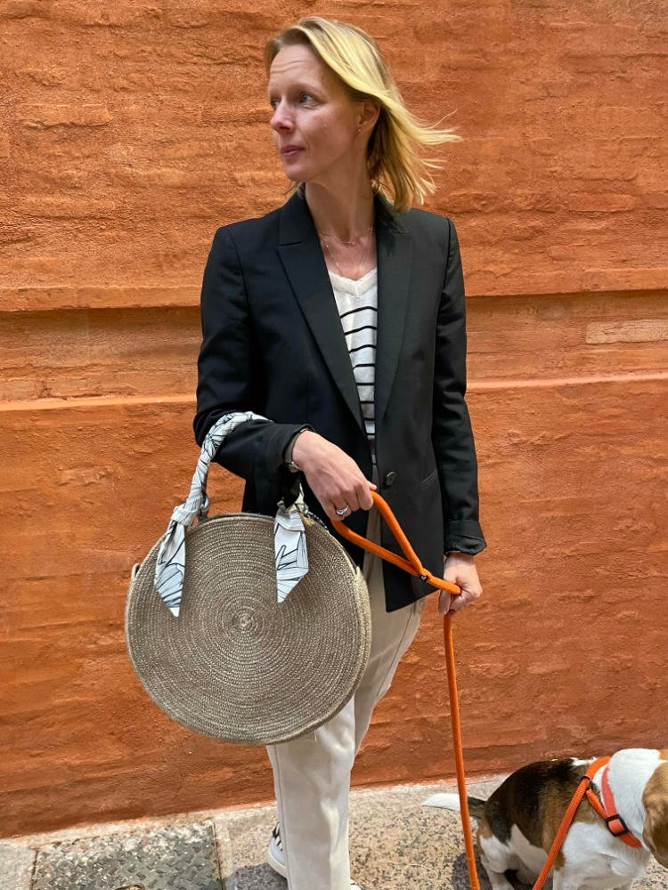 Le panier rond Santa Fe est un sac à main mode, toute saison, porté main ou épaule.