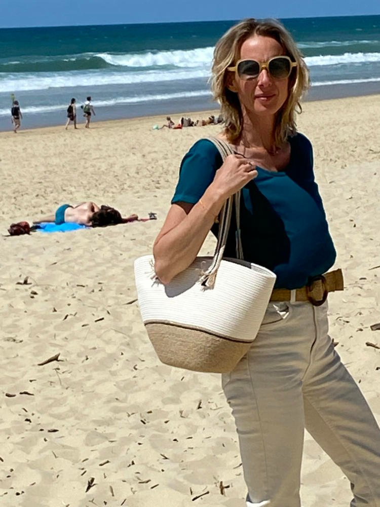 Le panier bicolore Savannah avec liseré est un sac à main mode, tendance été, porté main ou épaule.