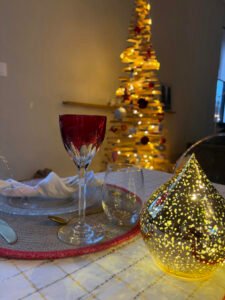 Ce set de table est en corde naturelle. Il embellit votre table.