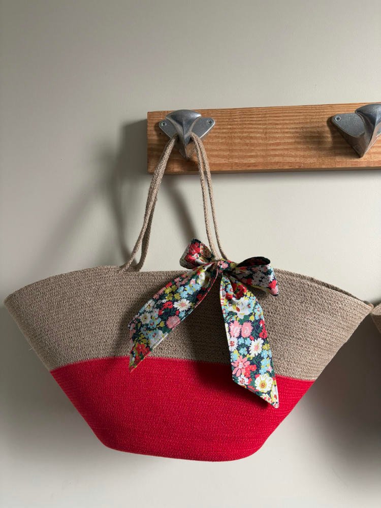 Le panier Scarlett est sac à main mode, bicolore, tendance été, porté main ou épaule.