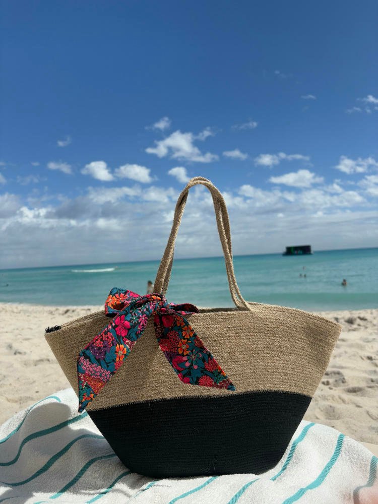 Le panier Scarlett est sac à main mode, bicolore, tendance été, porté main ou épaule.