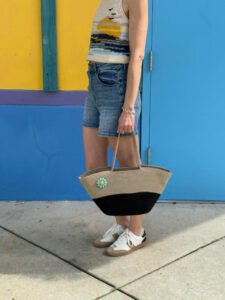 Le panier Scarlett est sac à main mode, bicolore, tendance été, porté main ou épaule.