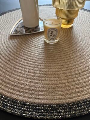 Centre de table en tresse de jute et ganse de coton noir/lurex doré