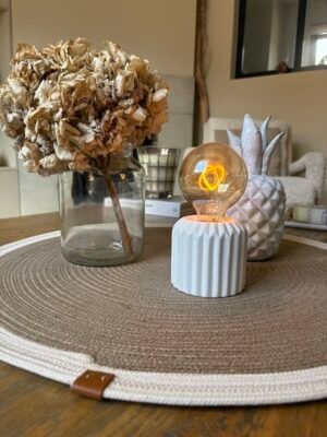 Centre de table en tresse de jute et ganse de coton écru