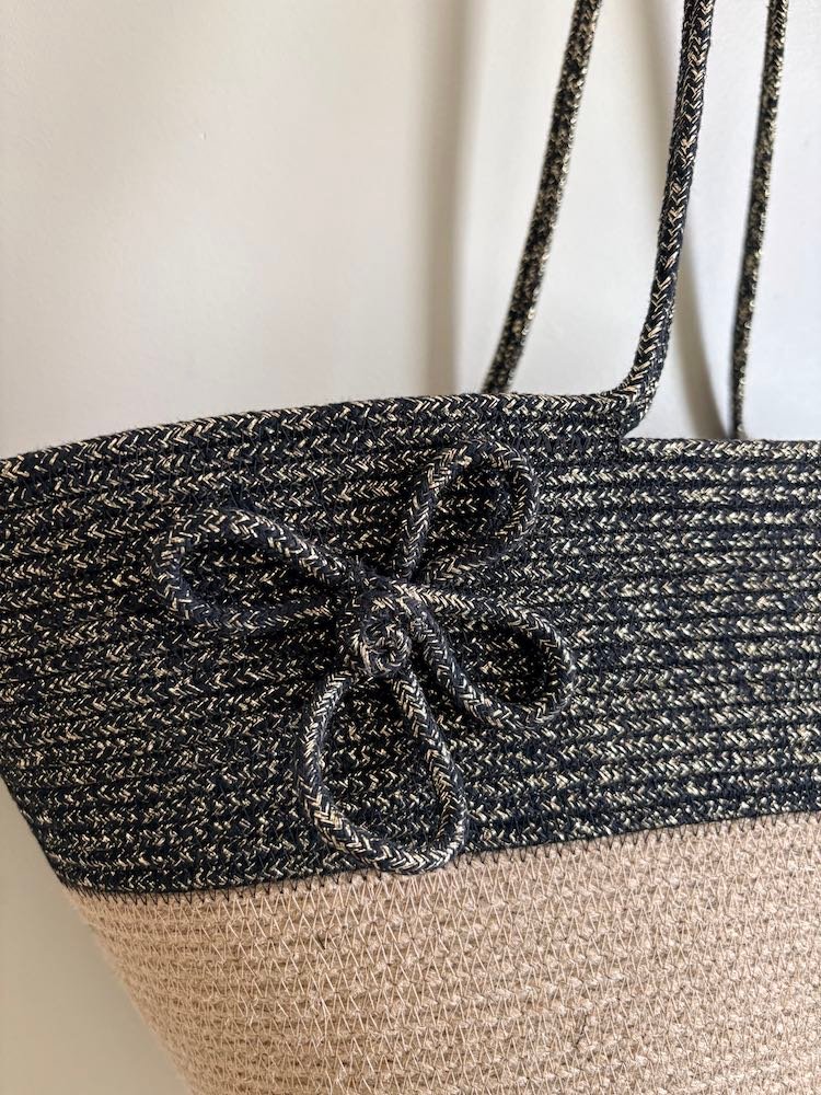 Sac panier bicolore à paillettes – Image 3
