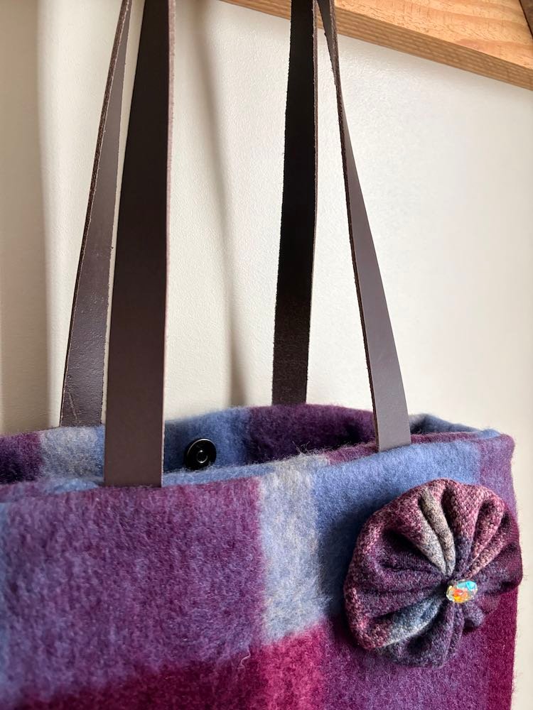 sac élégant à broche en lainage