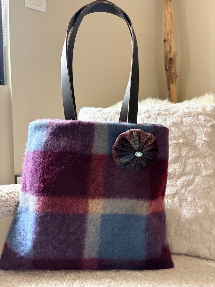 sac élégant à broche en lainage