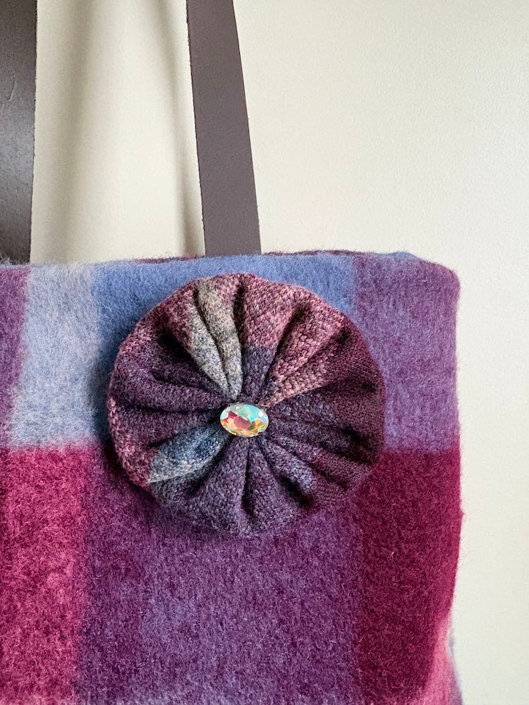 sac élégant à broche en lainage